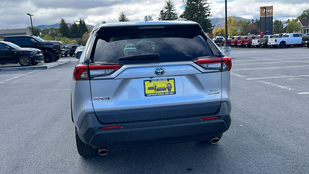 Used 2024 Toyota RAV4 XLE w/ Convenience Package AWD/4WD image 4
