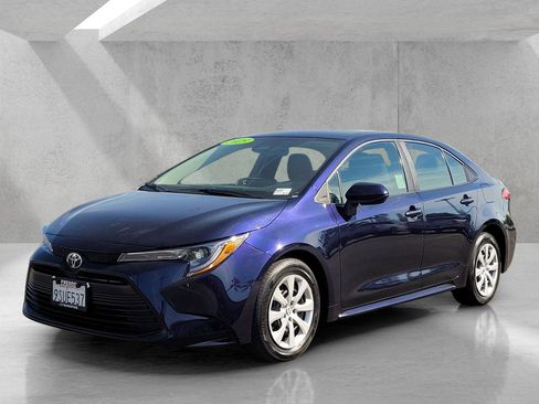 Used 2025 Toyota Corolla LE image 8