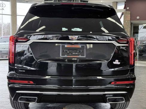 Used 2023 Cadillac XT6 Premium Luxury image 13