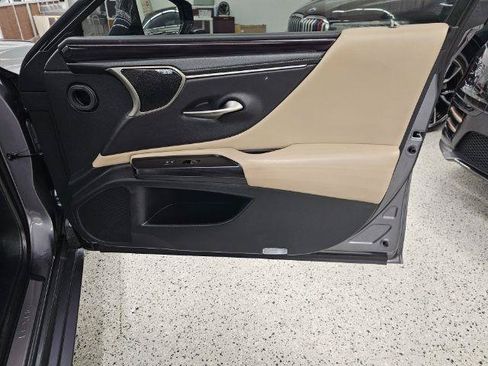 Used 2021 Lexus ES 300h w/ Premium Package FWD image 33