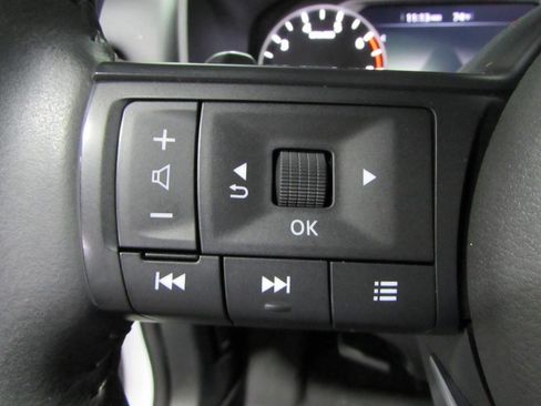 Used 2024 Nissan Rogue SV w/ SV Premium Package FWD image 23