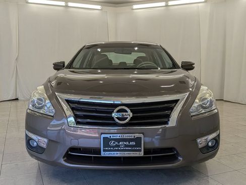 Used 2015 Nissan Altima 2.5 SL w/ Technology Package FWD image 3