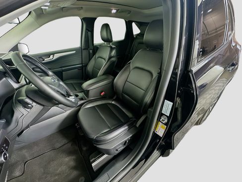 Used 2025 Ford Escape Platinum AWD/4WD image 13