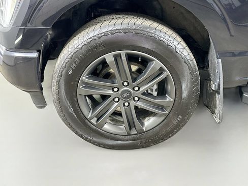 Used 2021 Ford F150 Lariat w/ Equipment Group 502A High AWD/4WD image 8