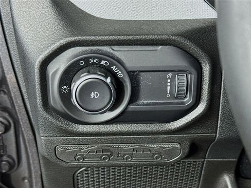 Used 2024 Jeep Wrangler Unlimited Sport AWD/4WD image 10