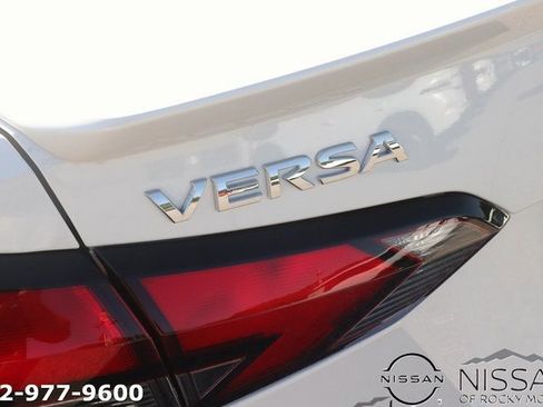 New 2025 Nissan Versa SR w/ Trunk Package image 9
