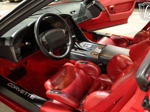 Used 1990 Chevrolet Corvette Coupe RWD image 38