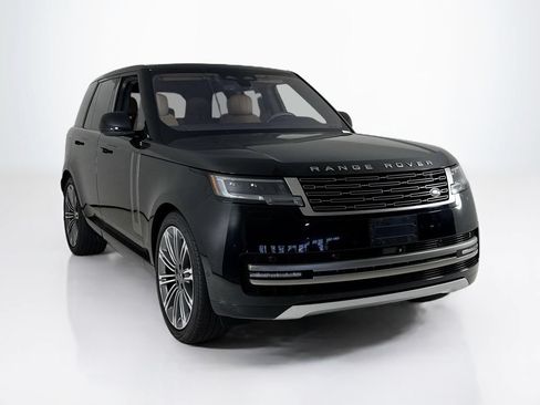 Used 2023 Land Rover Range Rover SE AWD/4WD image 7