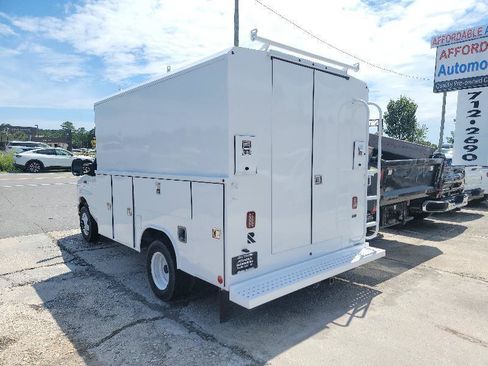 Used 2023 Ford E-350 and Econoline 350 Super Duty w/ Power Windows & Locks Group RWD image 5