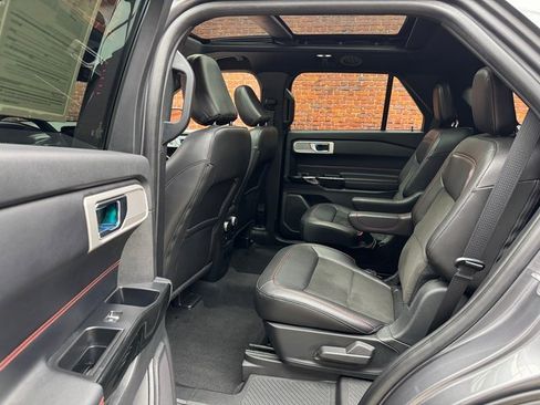 Used 2022 Ford Explorer ST-Line image 23