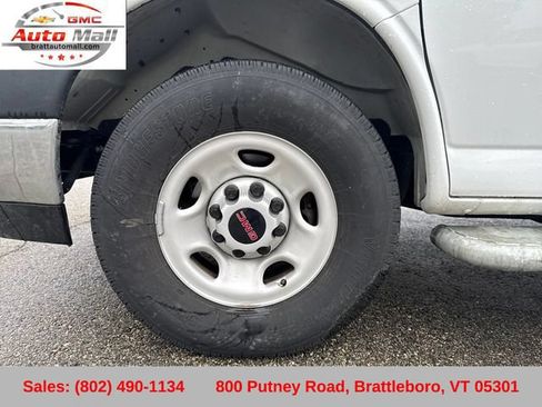 Used 2024 GMC Savana 2500 w/ Driver Convenience Package RWD image 27