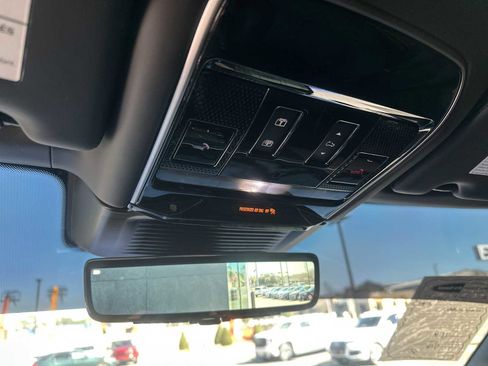 Used 2024 Land Rover Range Rover Autobiography image 21