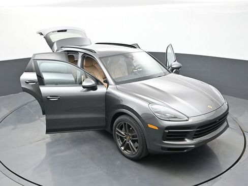 Certified 2021 Porsche Cayenne S image 32
