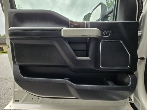 Used 2019 Ford F250 Lariat w/ Lariat Ultimate Package image 16