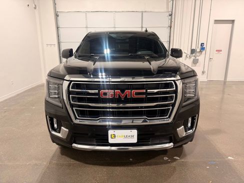Used 2024 GMC Yukon XL SLT w/ SLT Luxury Package image 2