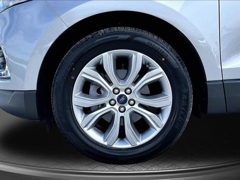 Used 2020 Ford Edge Titanium FWD image 32