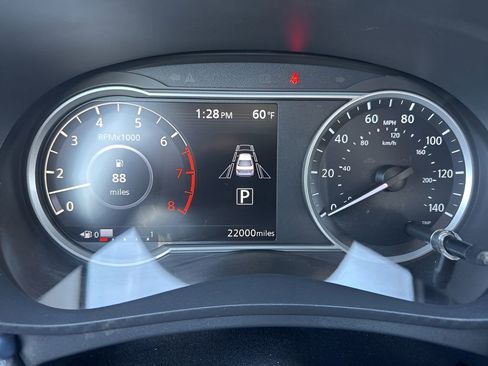 Used 2025 Nissan Versa SV image 20