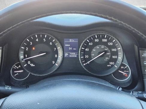 Used 2019 INFINITI Q70 Luxe image 11