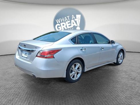 Used 2015 Nissan Altima 2.5 SL w/ Technology Package FWD image 3