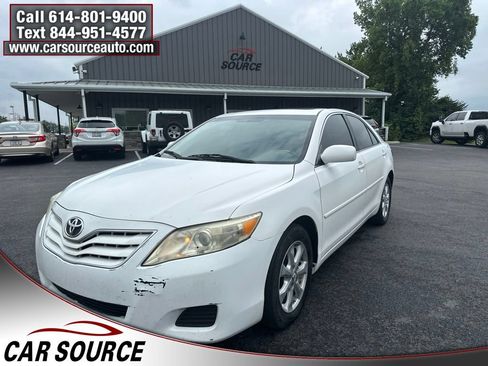 Used 2011 Toyota Camry LE w/ LE Extra-Value Pkg FWD image 1