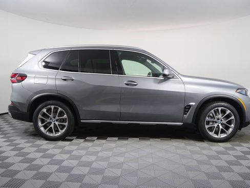 New 2026 BMW X5 xDrive50e image 2