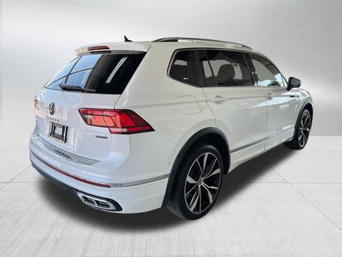 Used 2022 Volkswagen Tiguan SEL R-Line AWD/4WD image 4