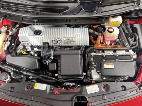 Used 2015 Toyota Prius Four image 9