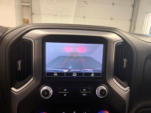 Used 2021 GMC Sierra 1500 SLT image 19