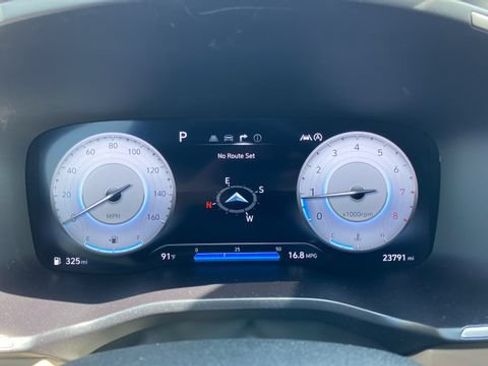 Used 2023 Hyundai Santa Fe Limited AWD/4WD image 17
