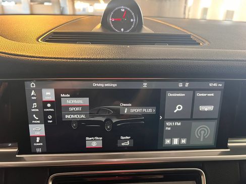 Used 2018 Porsche Panamera image 32