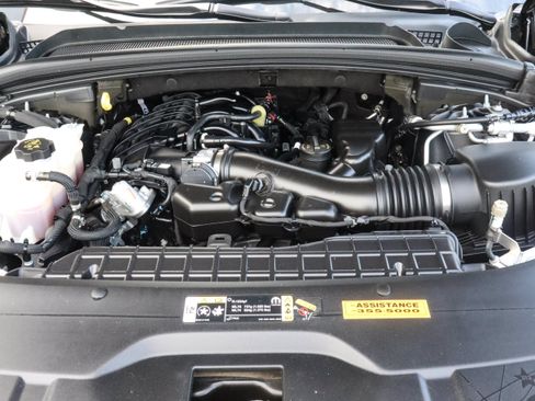 Used 2023 Jeep Grand Cherokee Altitude AWD/4WD image 18