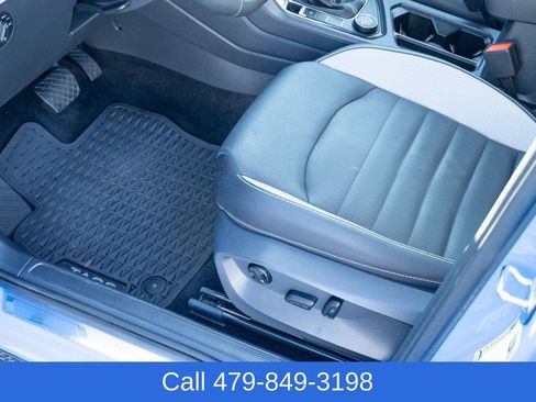 Used 2022 Volkswagen Taos SEL image 25