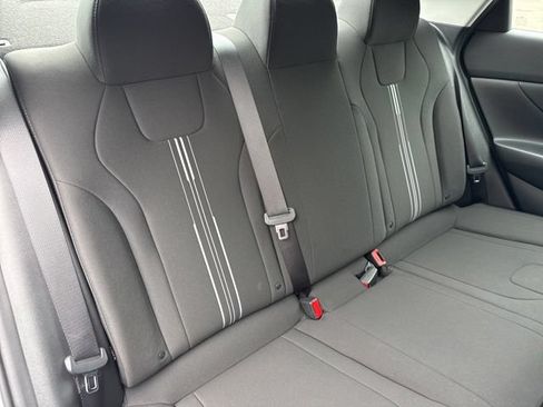 Used 2023 Hyundai Elantra SEL FWD image 23