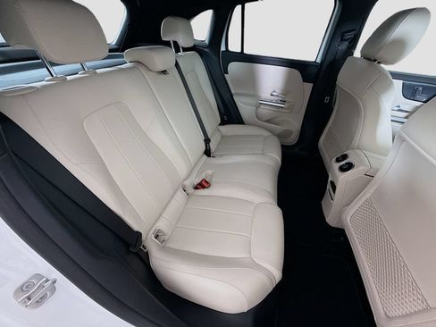 Used 2025 Mercedes-Benz GLA 250 image 24