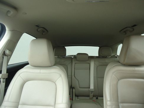 Used 2023 Lincoln Corsair AWD w/ Equipment Group 101A image 28