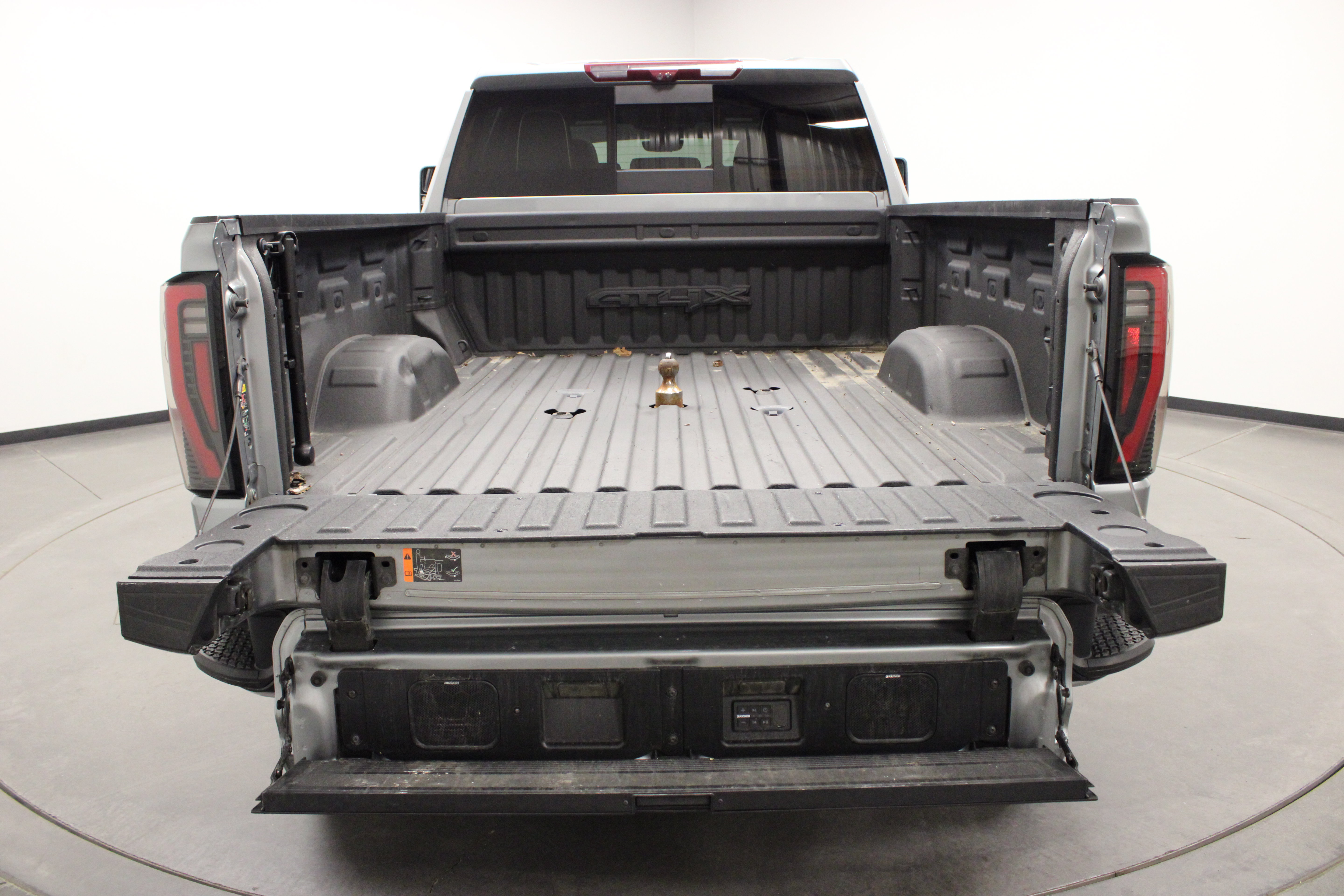 Used 2024 GMC Sierra 2500 AT4X AWD/4WD image 16