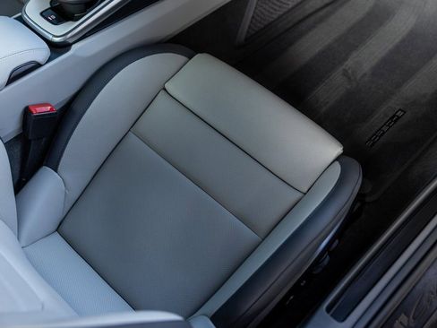 Certified 2025 Porsche 911 Carrera GTS image 32