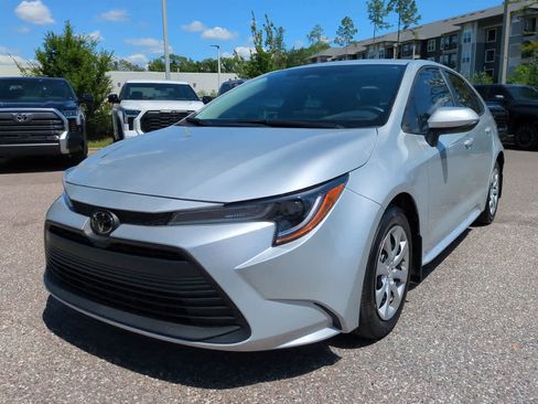 Certified 2026 Toyota Corolla LE FWD image 2