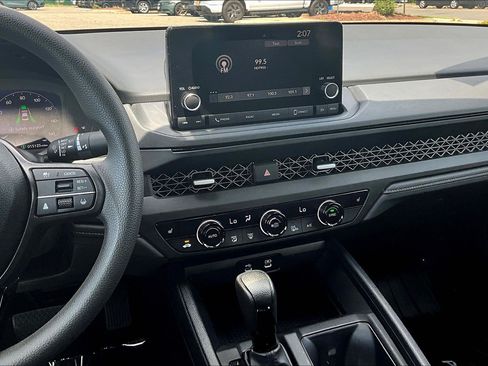Used 2025 Honda Accord SE image 6