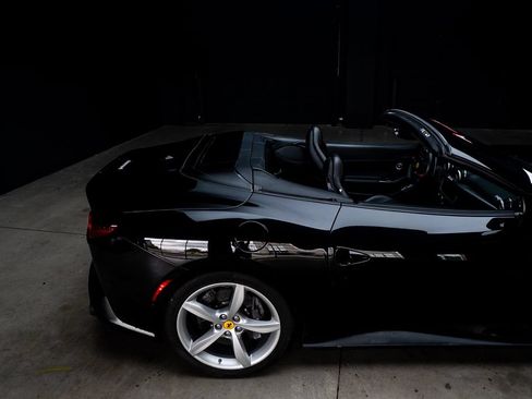 Used 2019 Ferrari Portofino RWD image 10