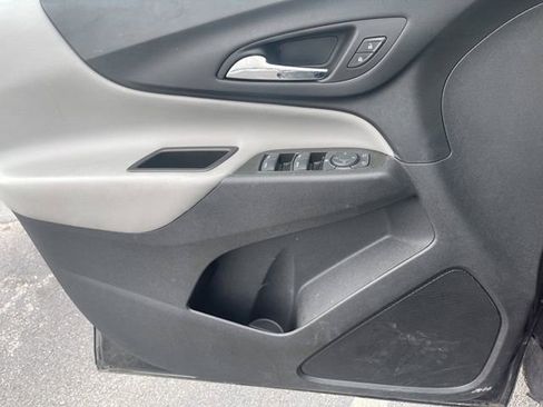Used 2023 Chevrolet Equinox LS w/ LS Convenience Package image 16