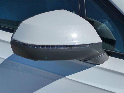 Used 2023 Audi Q7 Premium Plus image 12