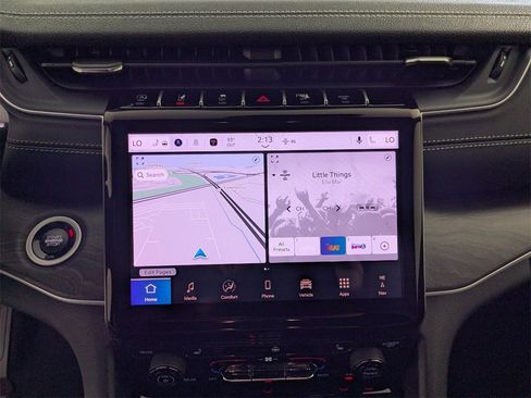 New 2025 Jeep Grand Cherokee Limited w/ Black Appearance Package image 22