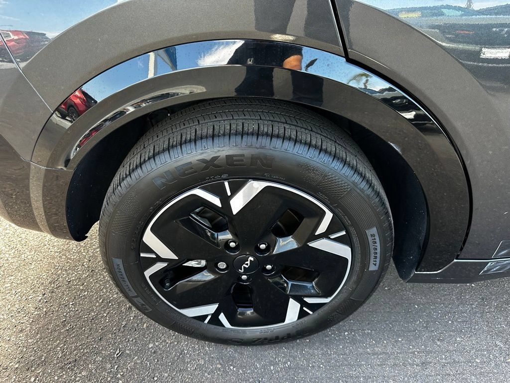 Used 2023 Kia Niro Wind FWD image 12