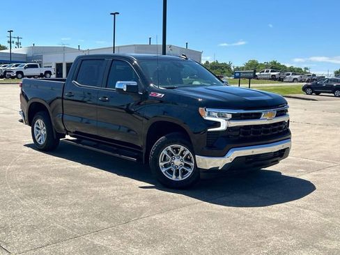 Certified 2025 Chevrolet Silverado 1500 LT w/ Z71 Off-Road Package AWD/4WD image 2