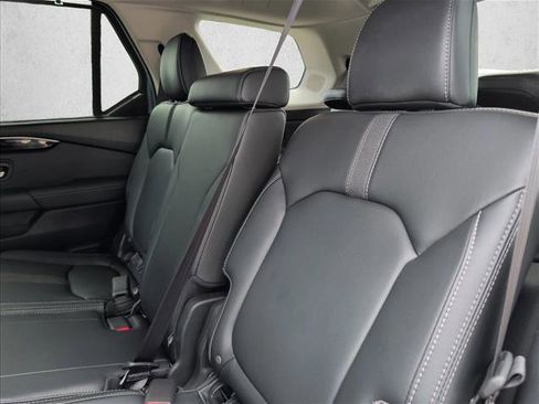 Used 2024 Honda Pilot Touring image 18