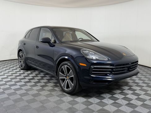Used 2023 Porsche Cayenne AWD/4WD image 8