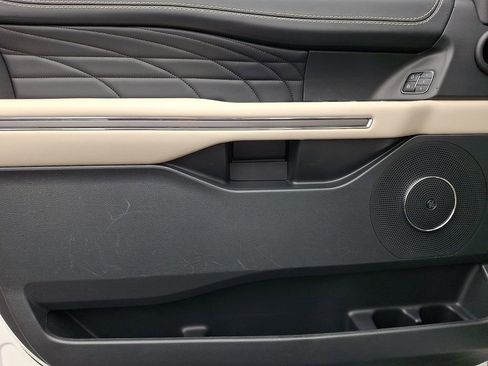 Certified 2023 Ford Expedition Max Platinum image 14