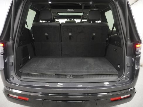Certified 2025 Jeep Grand Wagoneer Series III w/ Rear Seat Video Group 1 AWD/4WD image 47