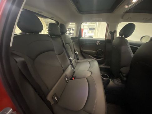 Used 2020 MINI Cooper 4-Door Hardtop FWD image 28
